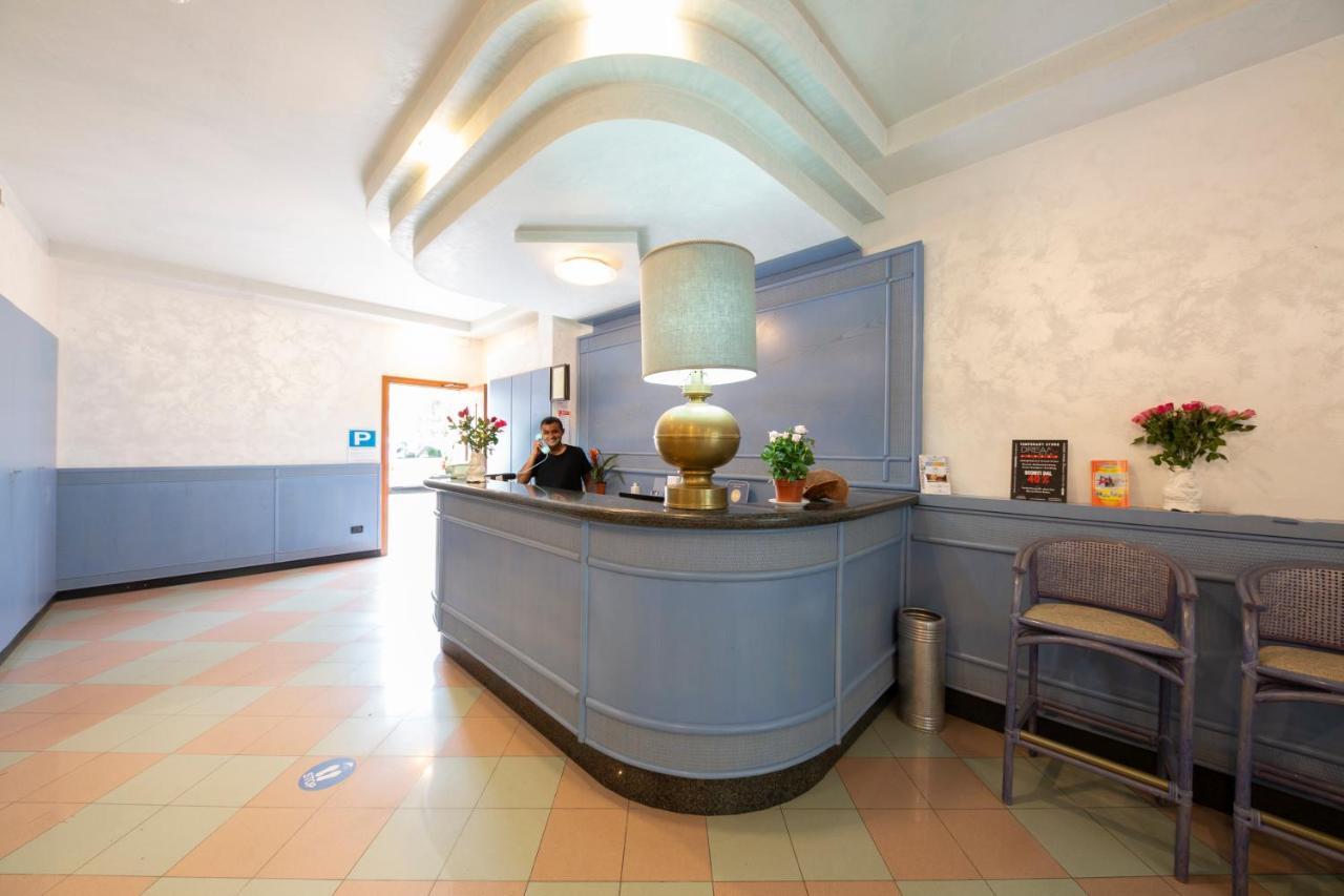 Hotel Olanda Lido di Jesolo Bagian luar foto