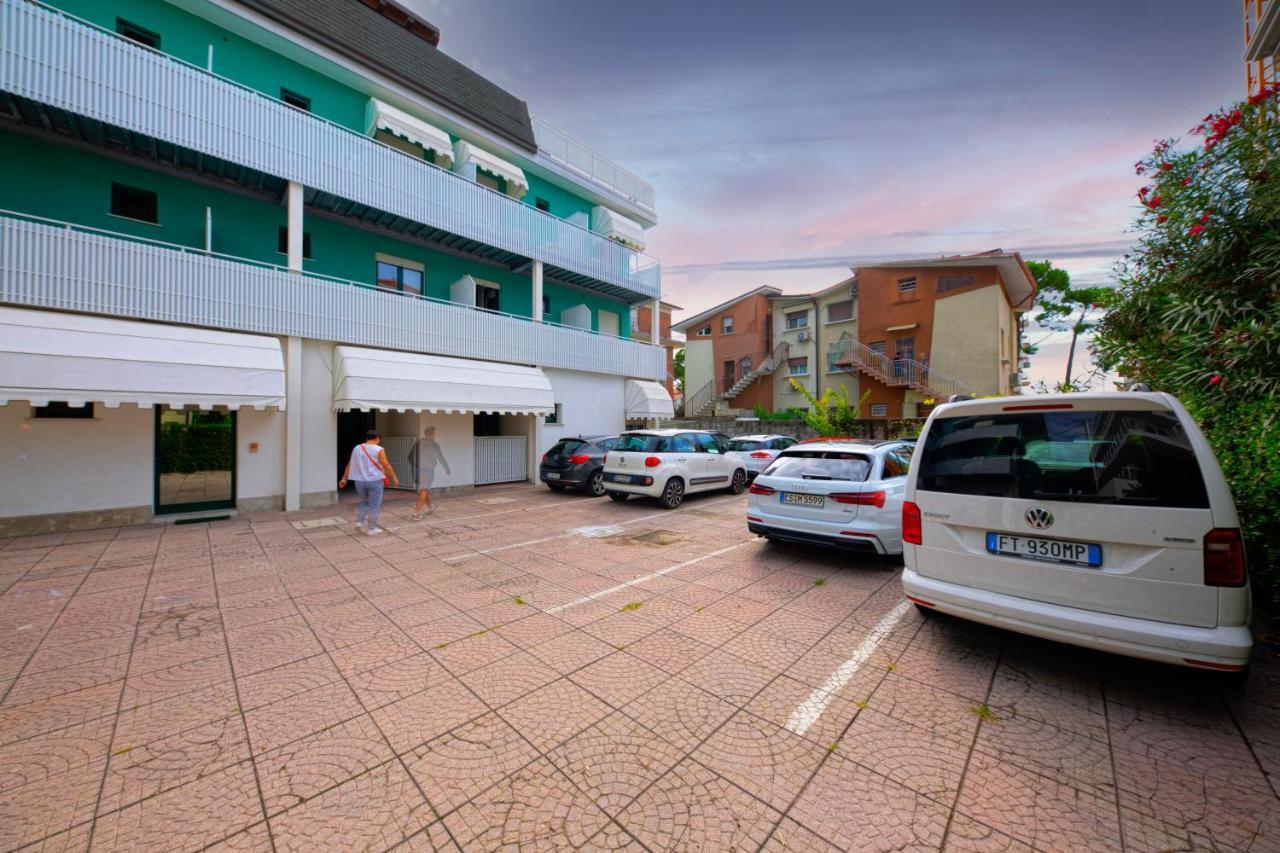 Hotel Olanda Lido di Jesolo Bagian luar foto